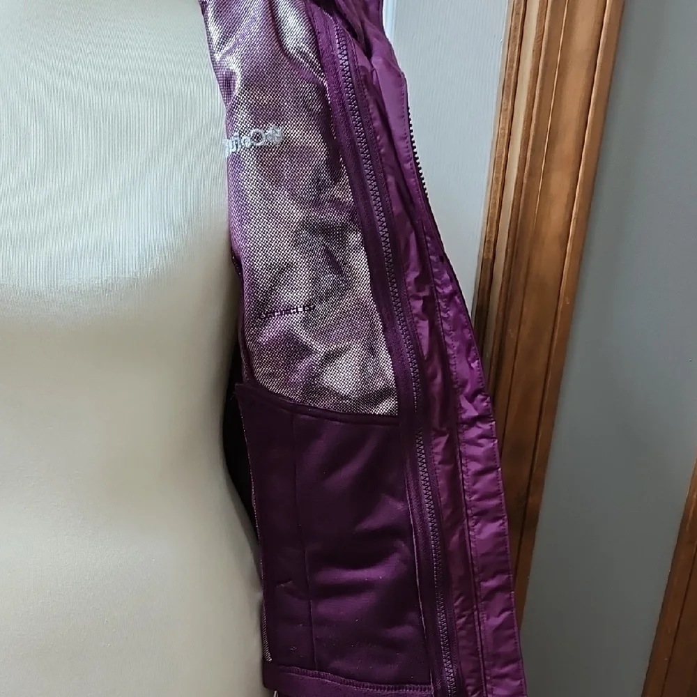 Columbia Women's Deep Purple Ski Jacket - Picture 4 of 5